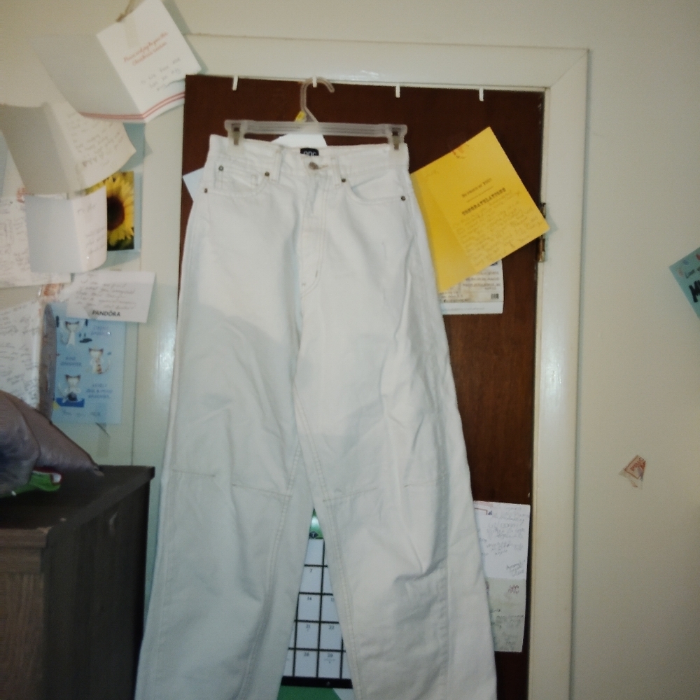 BDG high rise extreme baggy white jeans - 24" - Picture 4 of 13